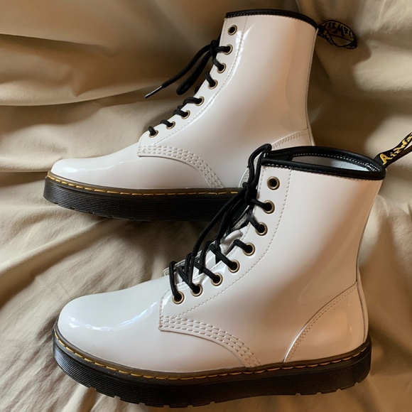 Dr Martens 'Vavala Combat Boots' in white patent leather - Picture 9 of 12